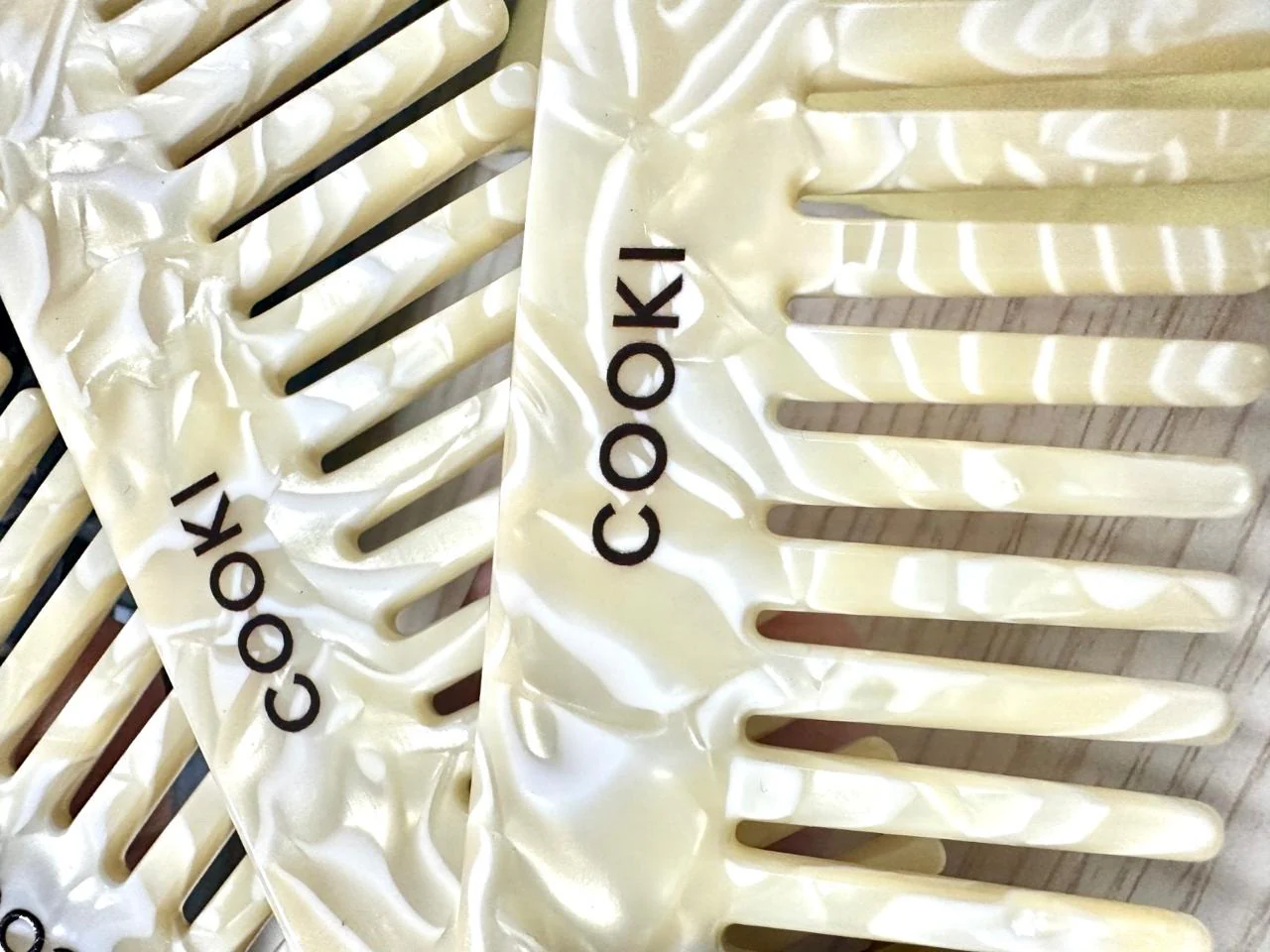 Cooki Cream Acetate Comb - Image 4